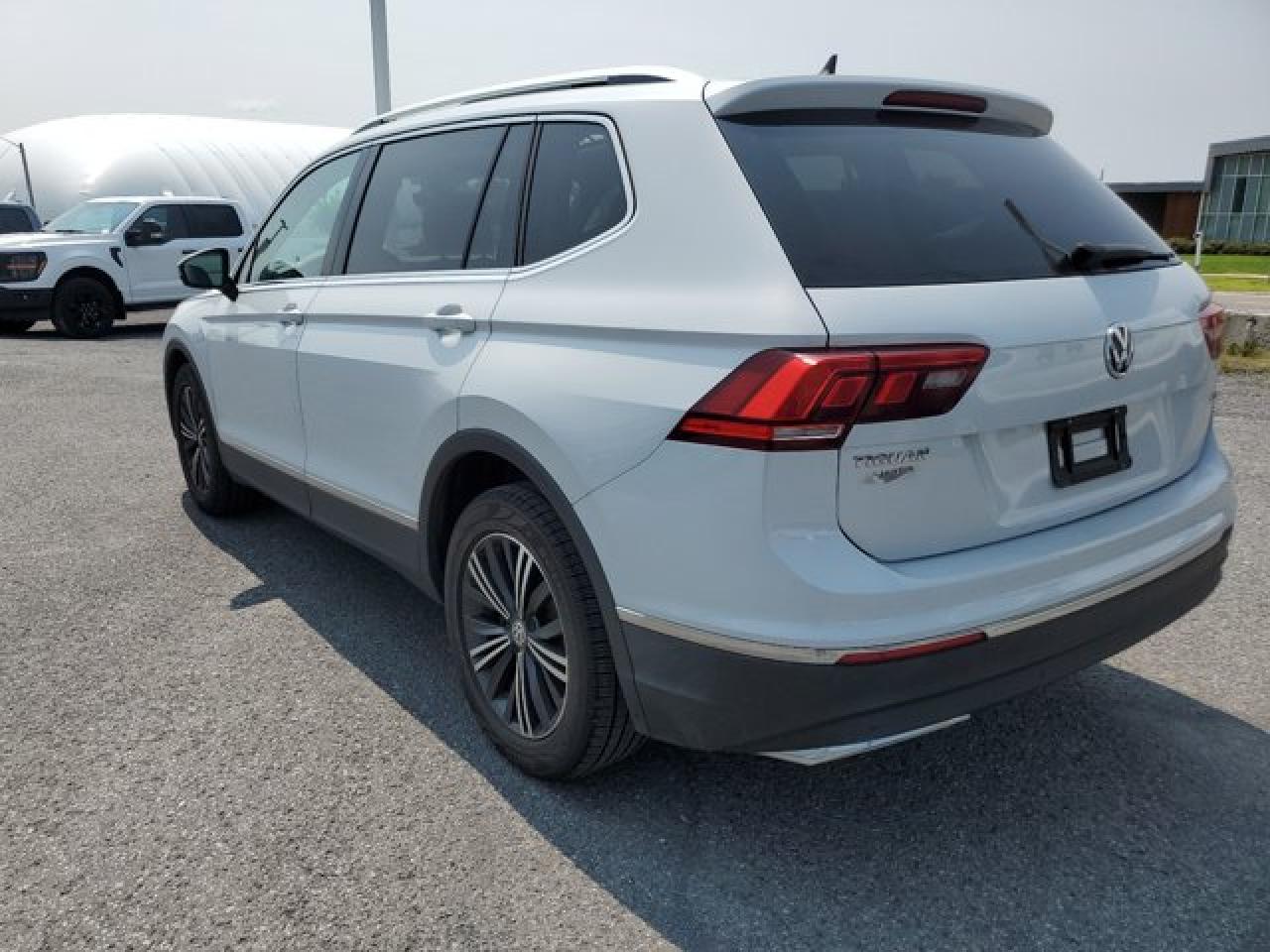 2018 Volkswagen Tiguan Highline Photo2