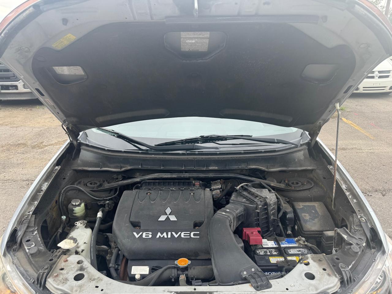 2008 Mitsubishi Outlander 4WD 4dr LS 7-pass Photo2