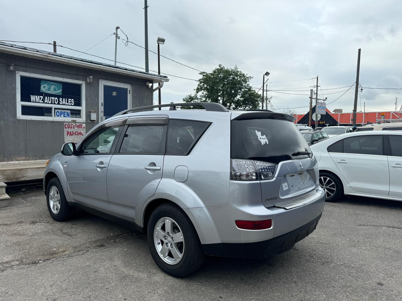 2008 Mitsubishi Outlander 4WD 4dr LS 7-pass - Photo #6