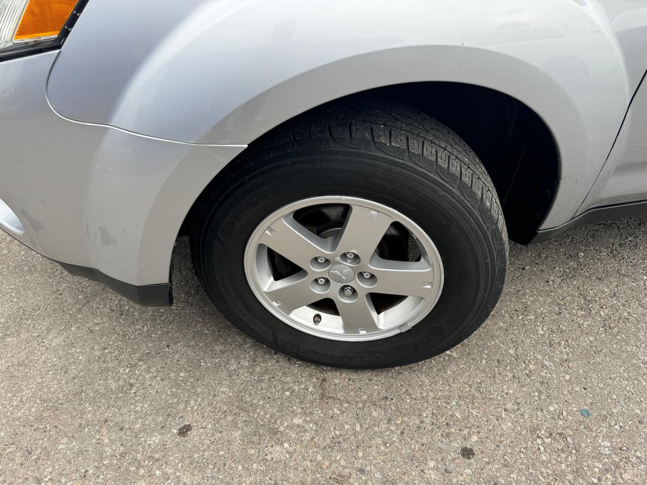 2008 Mitsubishi Outlander 4WD 4dr LS 7-pass - Photo #11