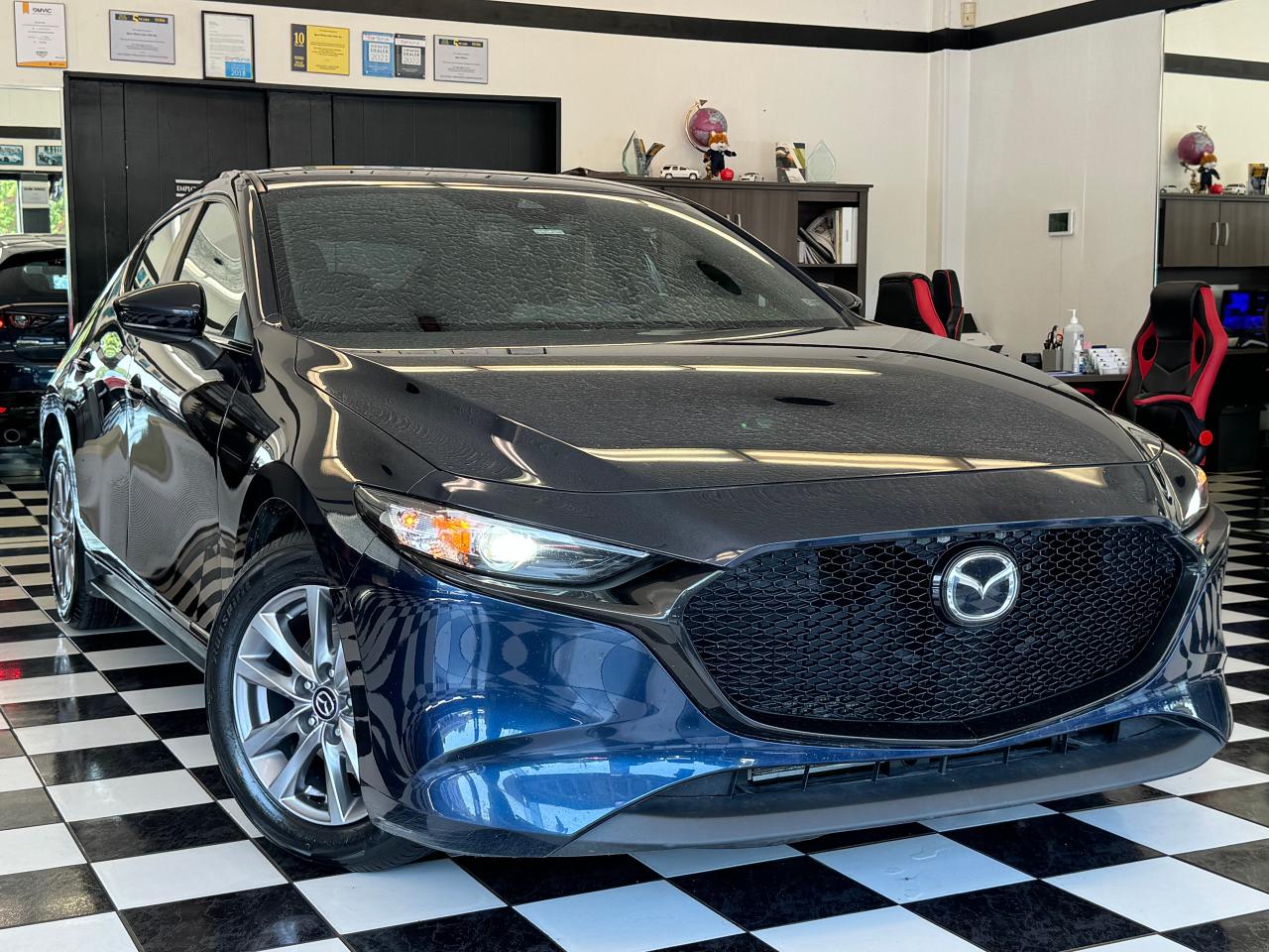 2021 Mazda MAZDA3 GS Sport+BSM+LKA+New Tires+Brakes+CLEAN CARFAX - Photo #16