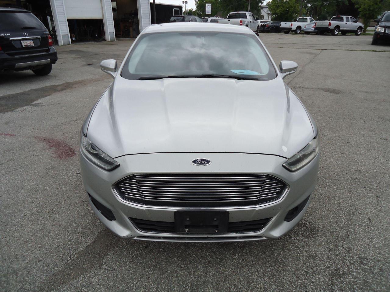 2016 Ford Fusion 4dr Sdn SE FWD - Photo #3
