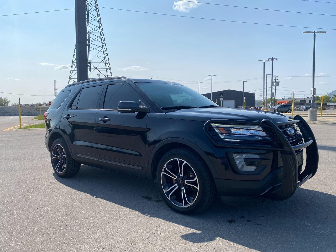 2017 Ford Explorer 4WD XLT CAPTAIN SEATS, NAVI,PANO ROOF LOADED!! Photo3