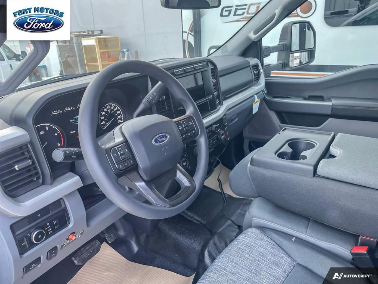 2023 Ford Chassis Cab F-550 XLT Photo5