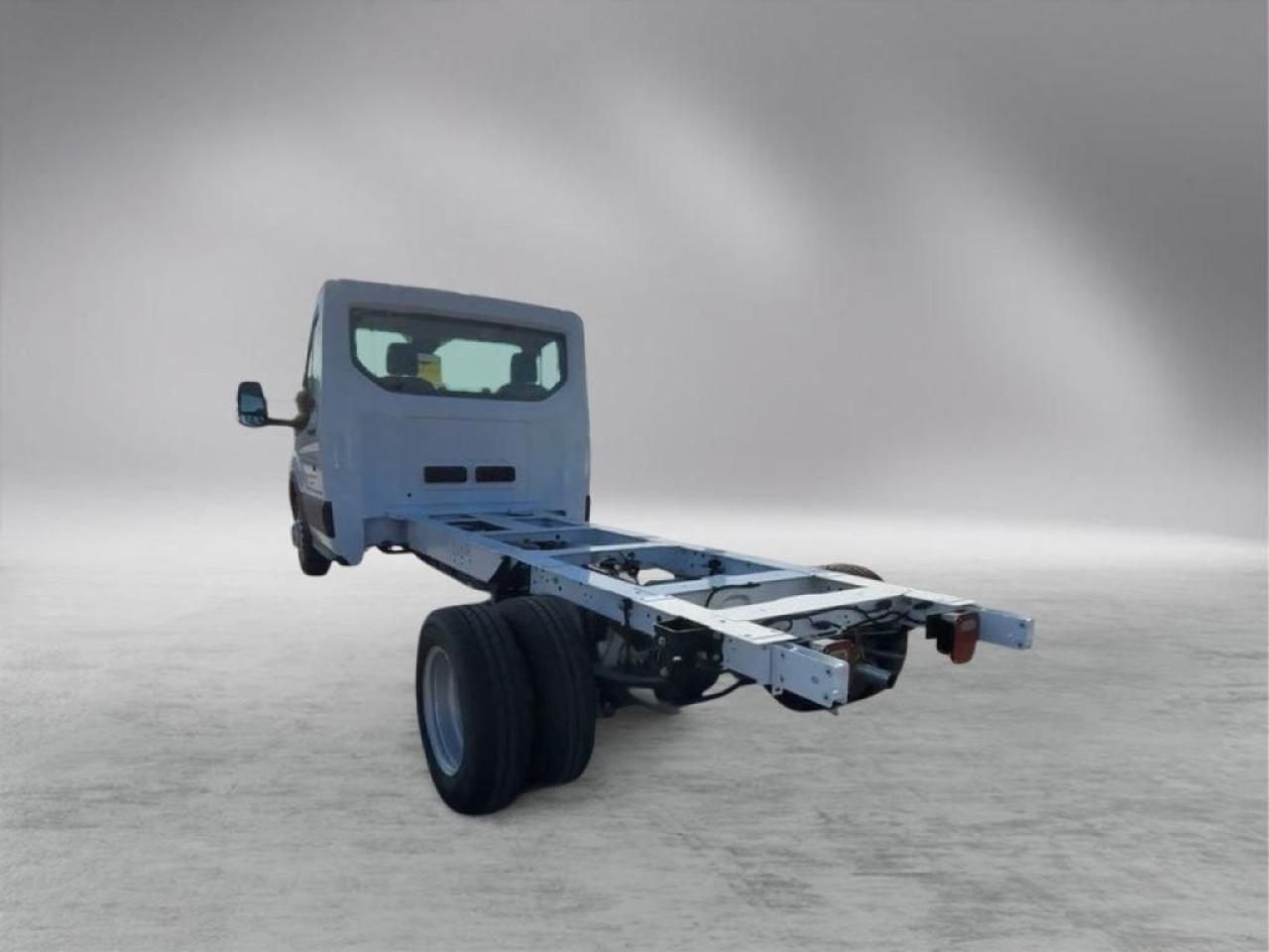 2024 Ford Transit Chassis Cab BASE Photo1