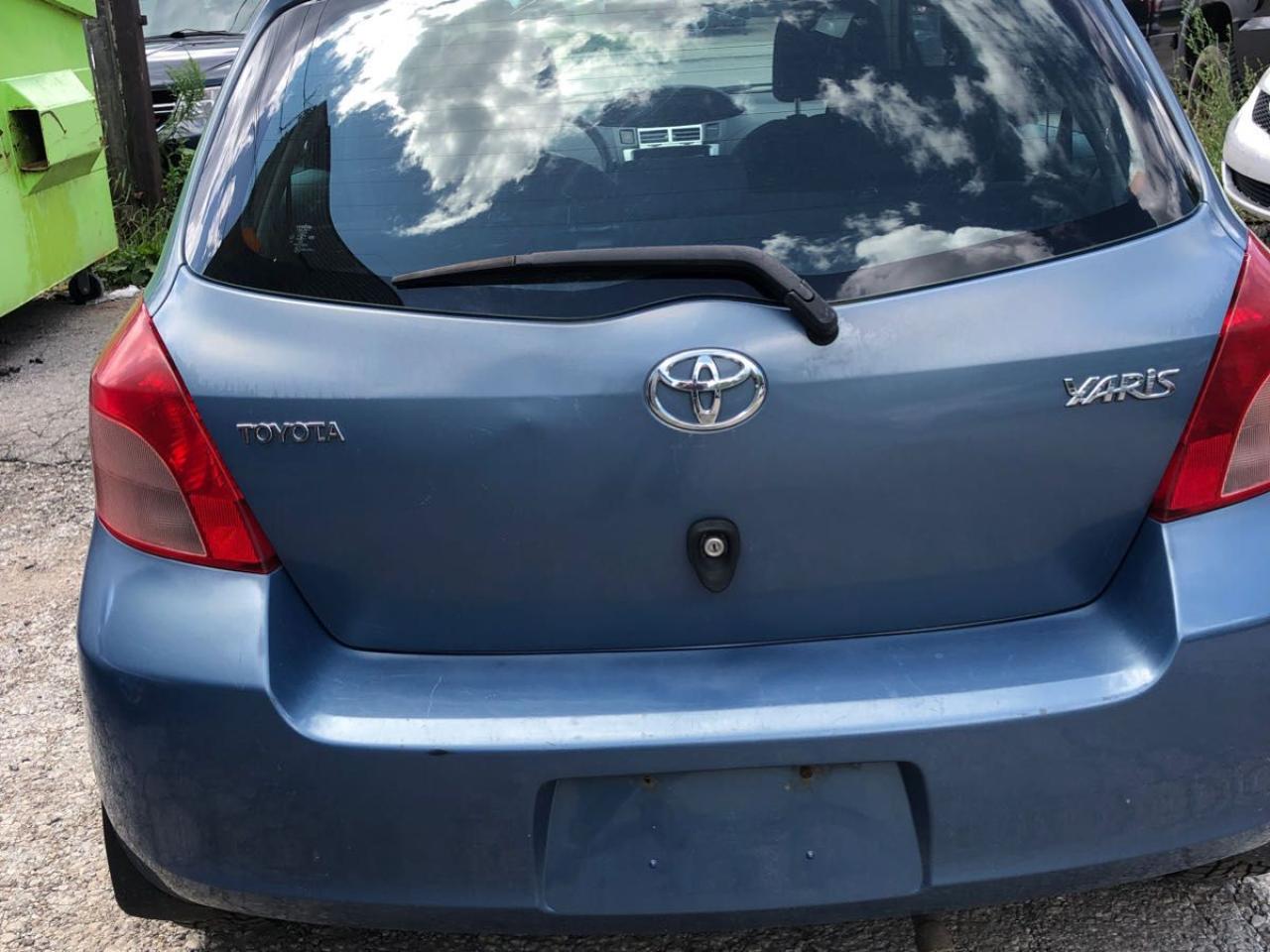 2007 Toyota Yaris LE - Photo #4