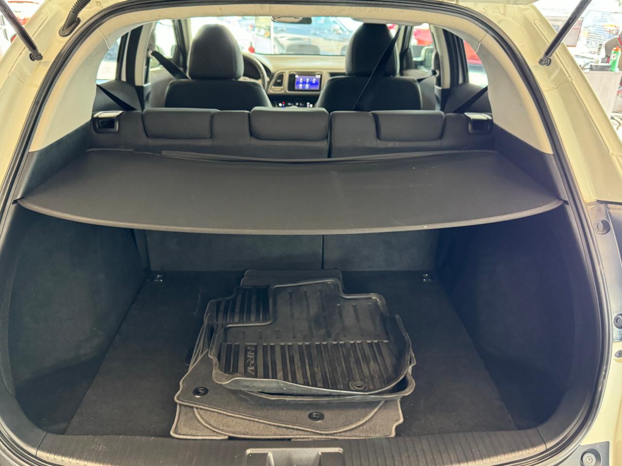 2017 Honda HR-V LX AWD+New Brakes+Camera+Heated Seats+CLEAN CARFAX - Photo #26