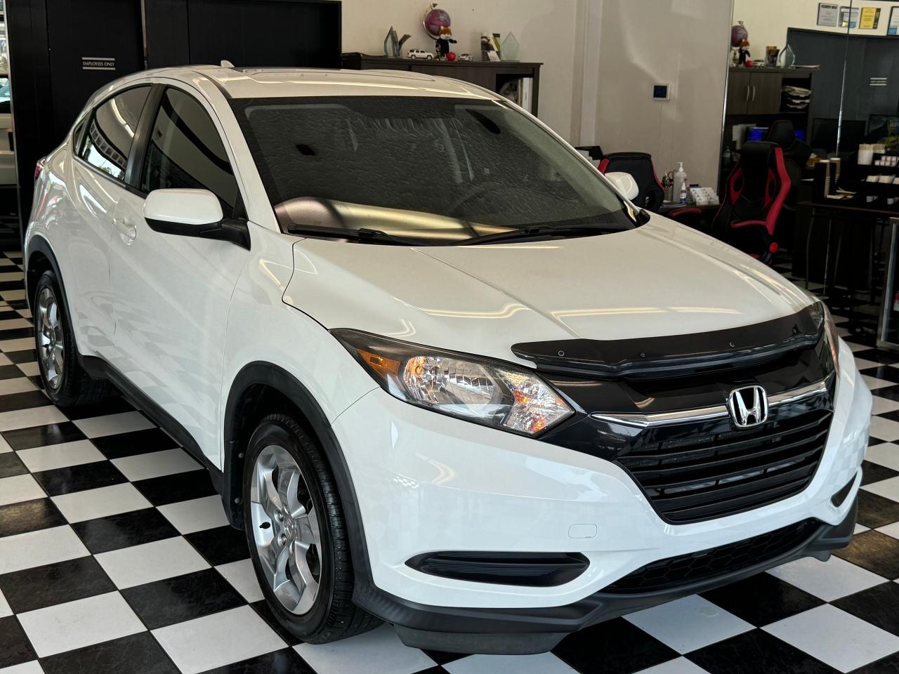 2017 Honda HR-V LX AWD+New Brakes+Camera+Heated Seats+CLEAN CARFAX - Photo #8