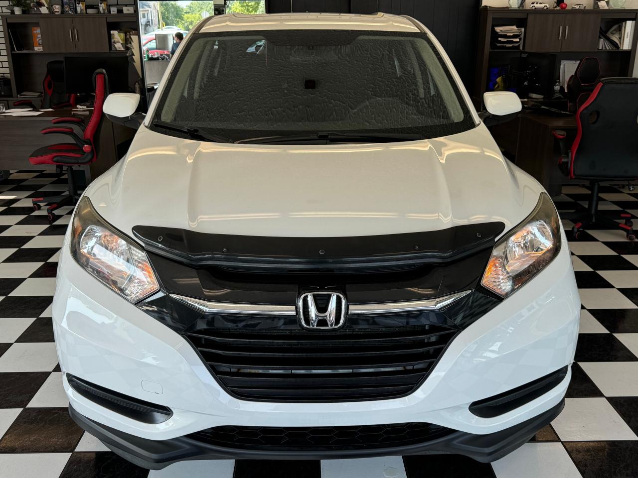 2017 Honda HR-V LX AWD+New Brakes+Camera+Heated Seats+CLEAN CARFAX - Photo #9