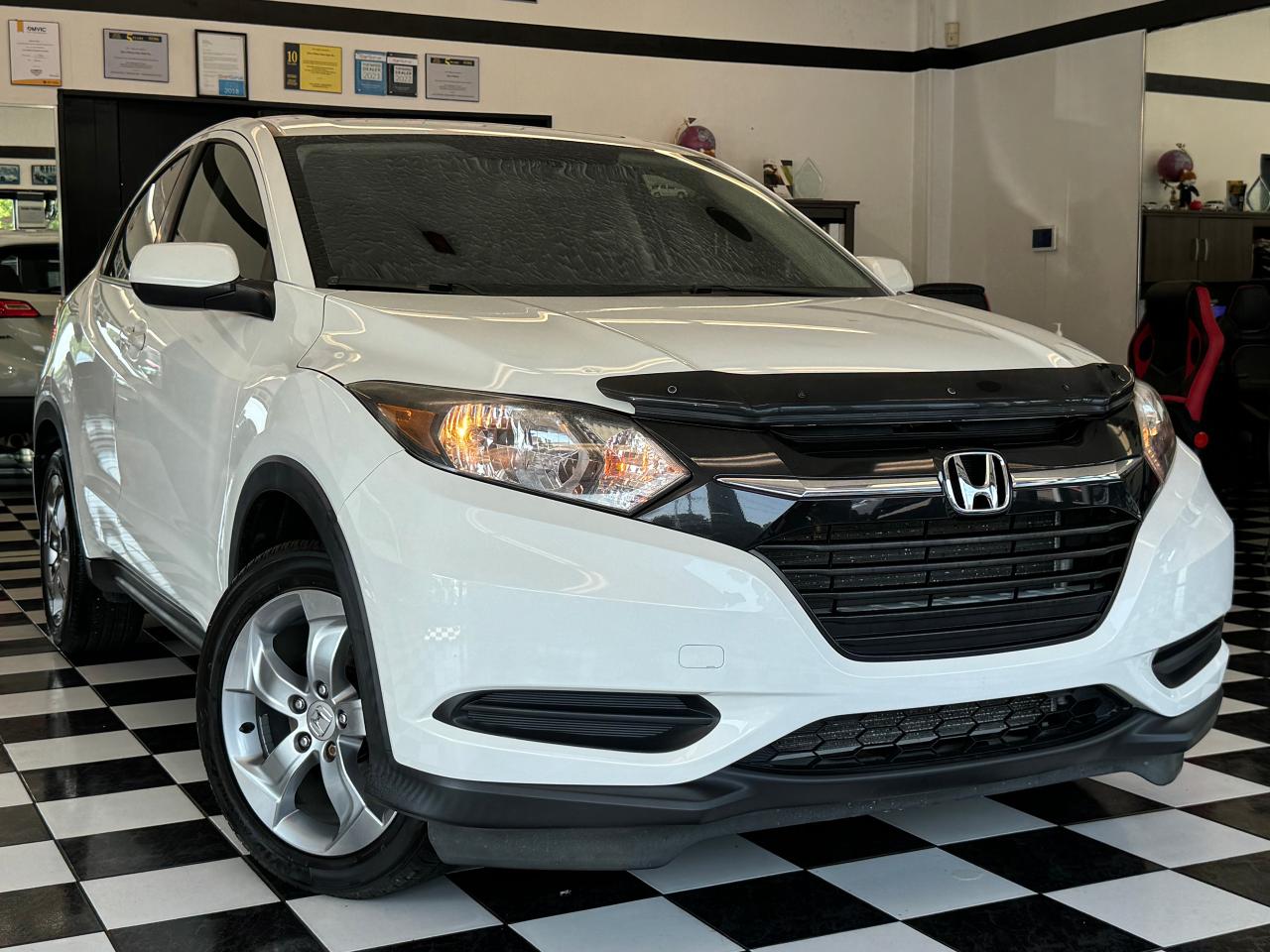 2017 Honda HR-V LX AWD+New Brakes+Camera+Heated Seats+CLEAN CARFAX - Photo #15