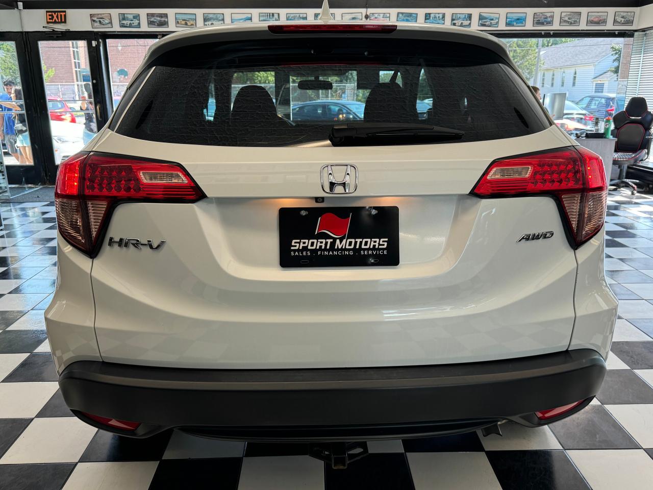 2017 Honda HR-V LX AWD+New Brakes+Camera+Heated Seats+CLEAN CARFAX - Photo #6