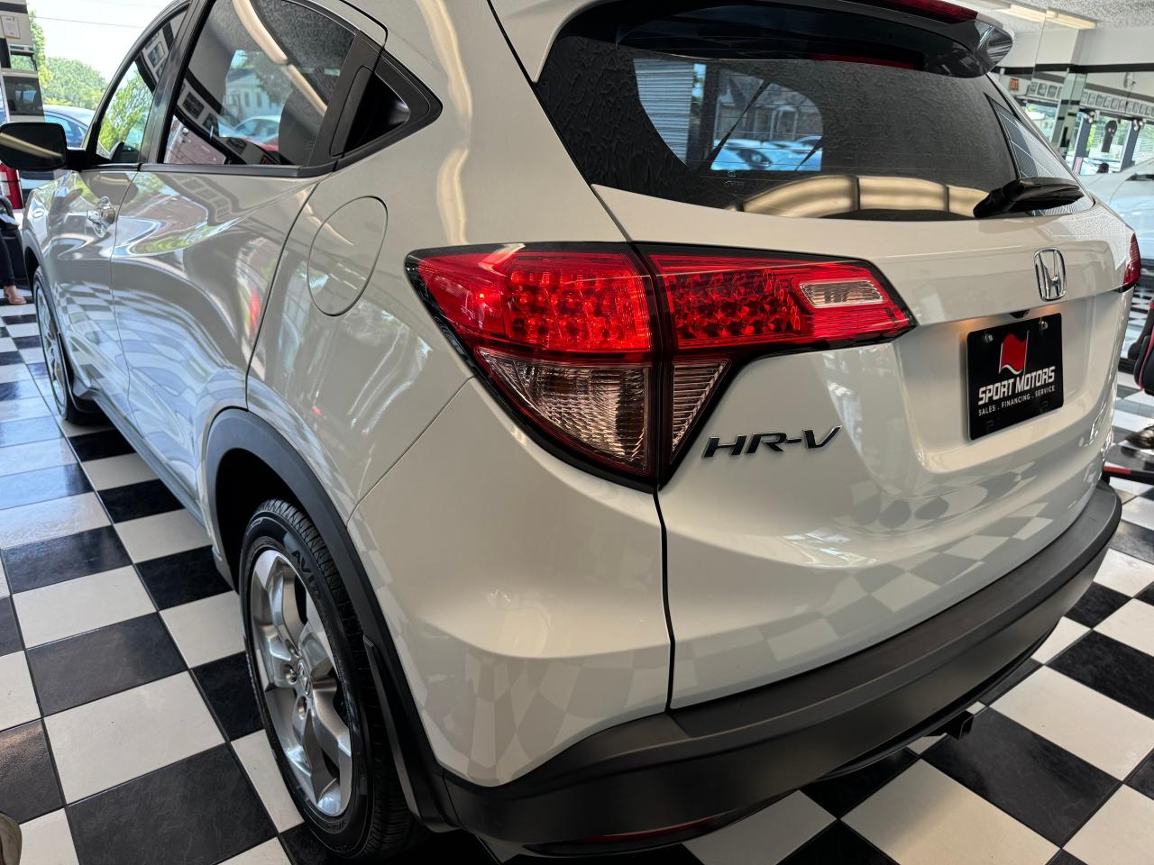 2017 Honda HR-V LX AWD+New Brakes+Camera+Heated Seats+CLEAN CARFAX - Photo #37