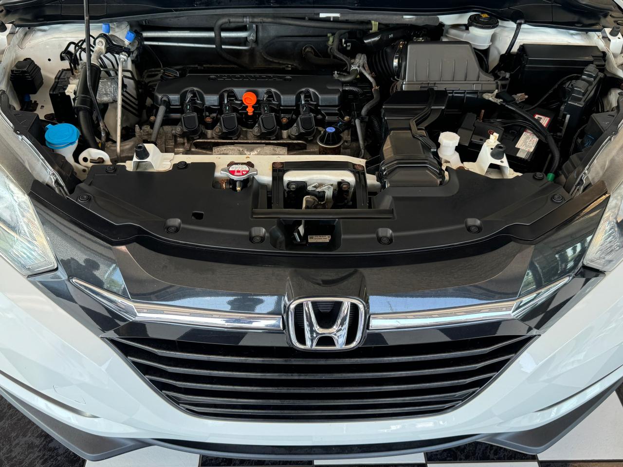 2017 Honda HR-V LX AWD+New Brakes+Camera+Heated Seats+CLEAN CARFAX - Photo #10