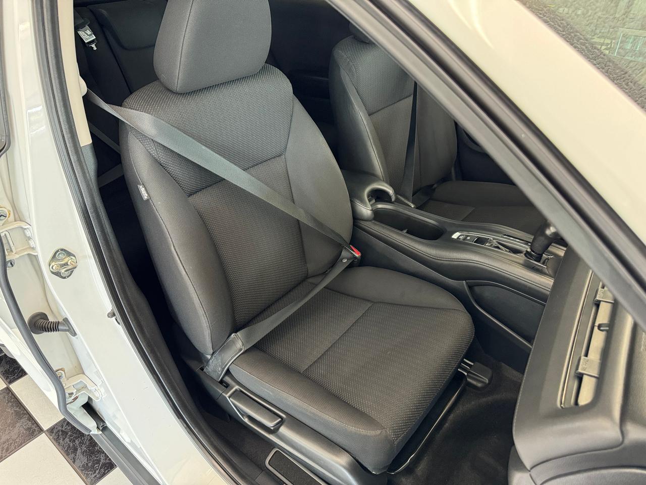 2017 Honda HR-V LX AWD+New Brakes+Camera+Heated Seats+CLEAN CARFAX - Photo #23