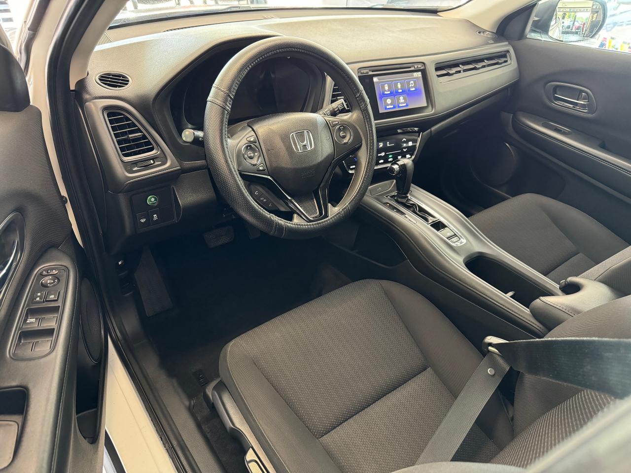 2017 Honda HR-V LX AWD+New Brakes+Camera+Heated Seats+CLEAN CARFAX - Photo #18