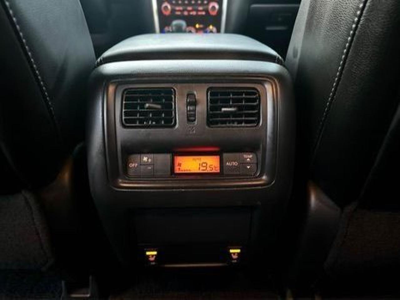 2014 Nissan Pathfinder 7 Seats - No Accidents - Photo #9