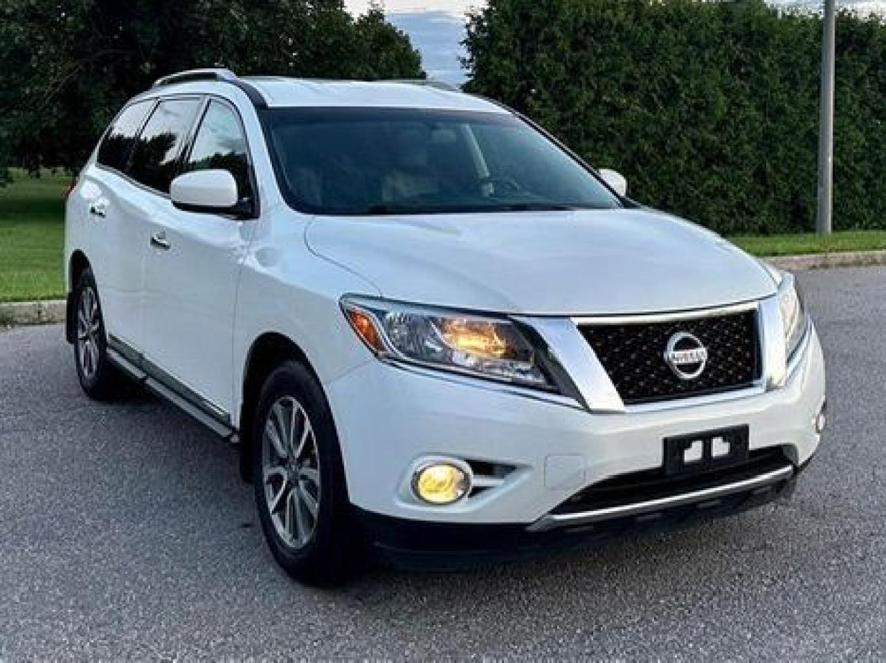 2014 Nissan Pathfinder 7 Seats - No Accidents - Photo #16