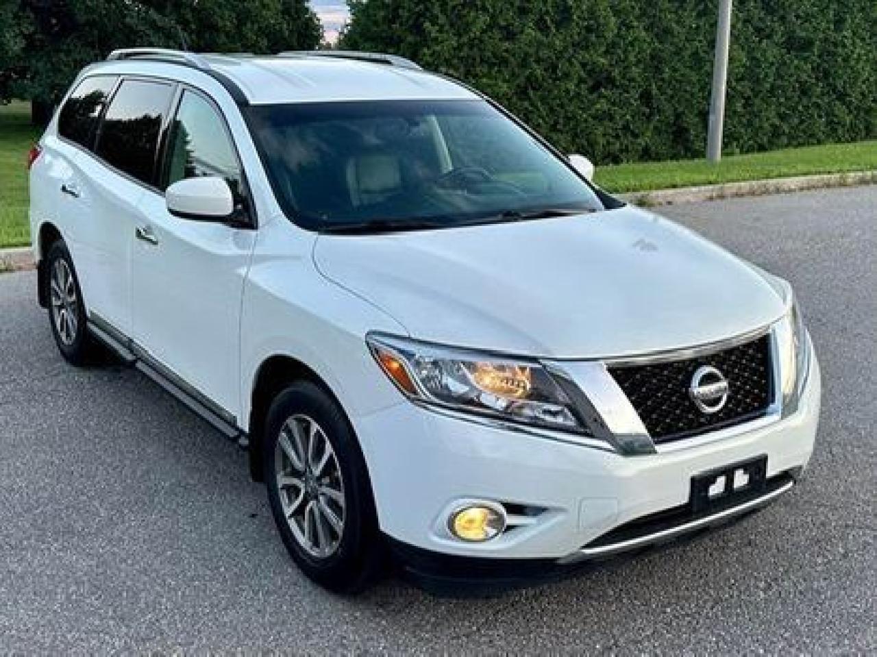 2014 Nissan Pathfinder 7 Seats - No Accidents - Photo #2