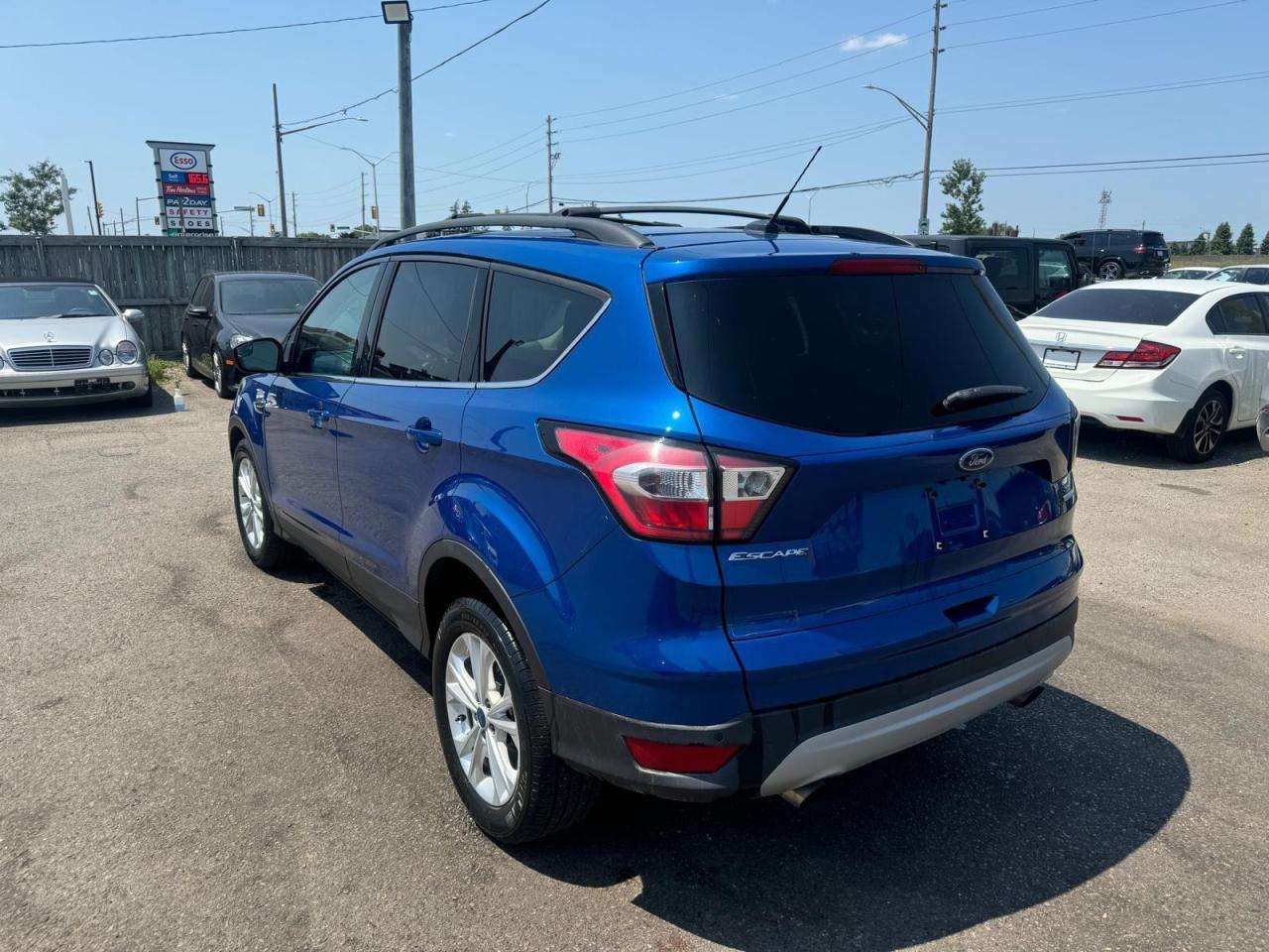 2017 Ford Escape SE, AUTO, 4 CYL, ONLY 121KMS, CERTIFIED - Photo #3