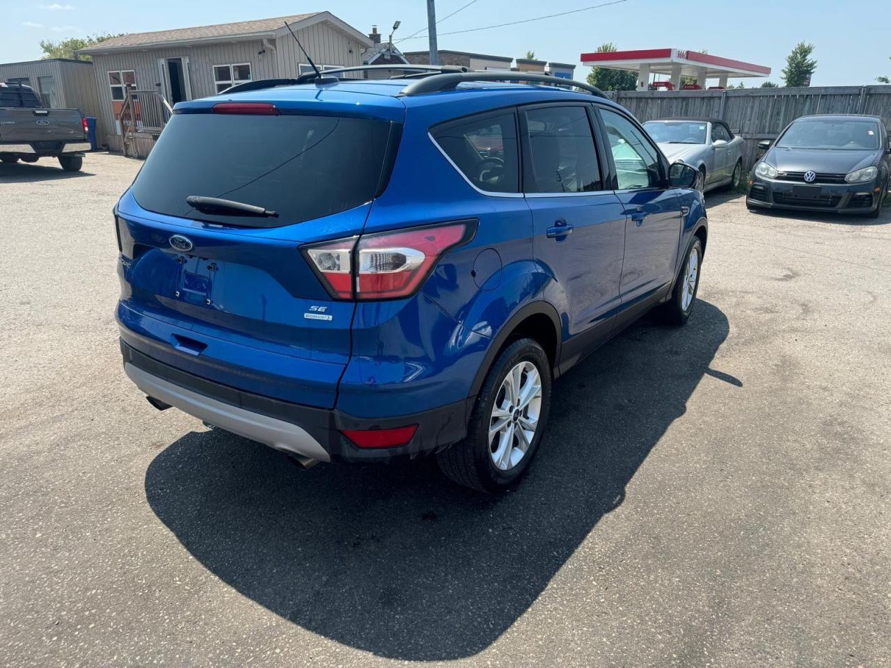 2017 Ford Escape SE, AUTO, 4 CYL, ONLY 121KMS, CERTIFIED - Photo #5