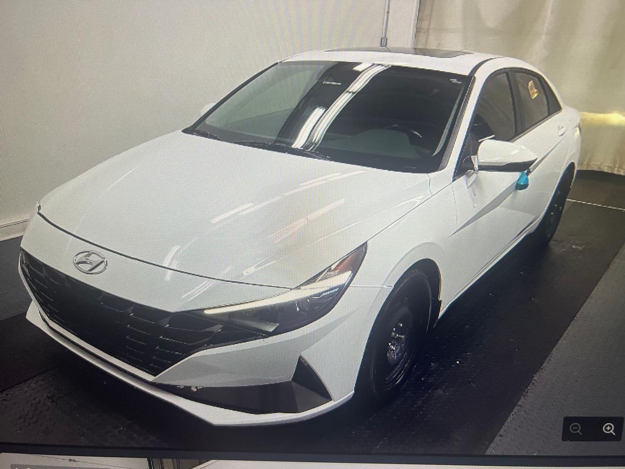 2022 Hyundai Elantra Ultimate Tech - Photo #1