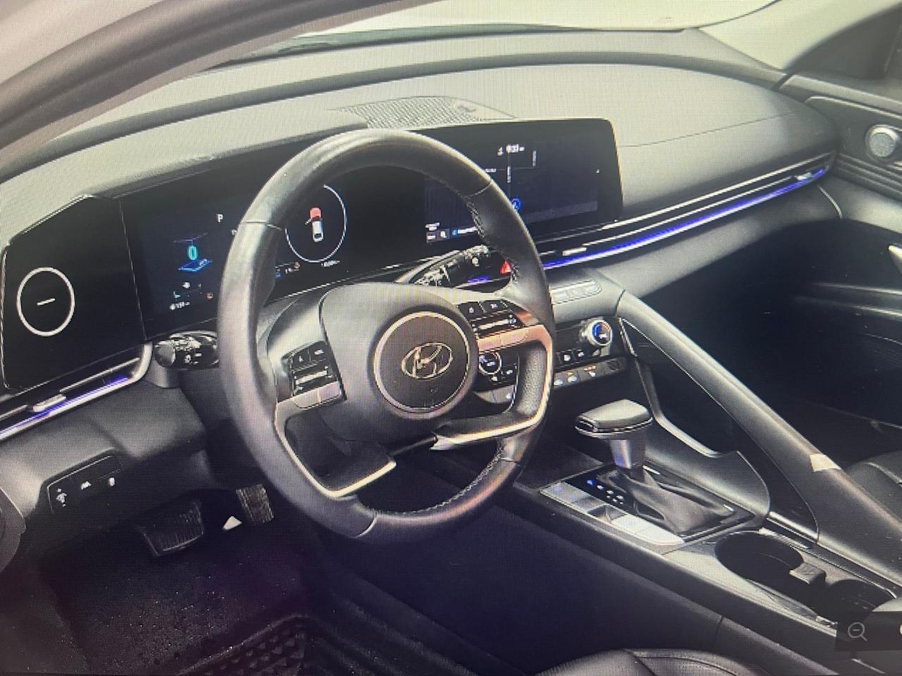 2022 Hyundai Elantra Ultimate Tech Photo4