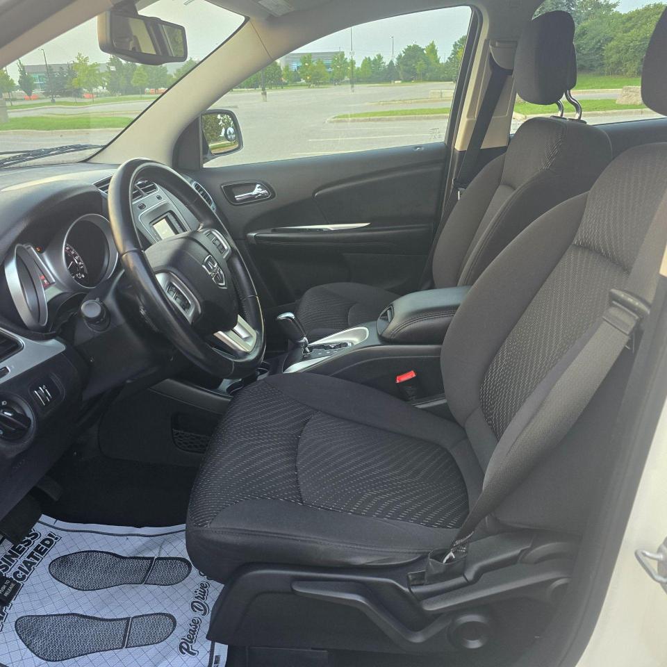 2012 Dodge Journey FWD 4dr Canada Value Pkg Photo3