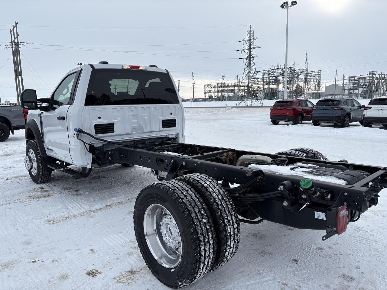 2024 Ford Super Duty F-600 DRW XLT 4WD REG CAB 169" WB 84" CA Photo5