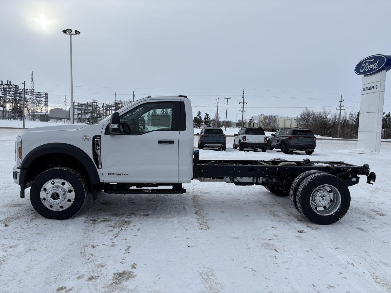 2024 Ford Super Duty F-600 DRW XLT 4WD REG CAB 169" WB 84" CA Photo