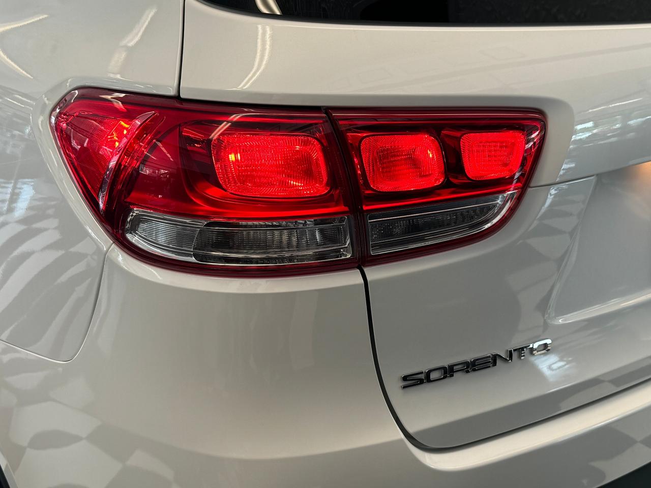 2018 Kia Sorento LX AWD V6 7 Passenger+ApplePlay+BSM+Heated Seats - Photo #60
