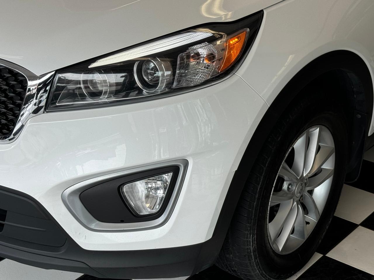 2018 Kia Sorento LX AWD V6 7 Passenger+ApplePlay+BSM+Heated Seats Photo101