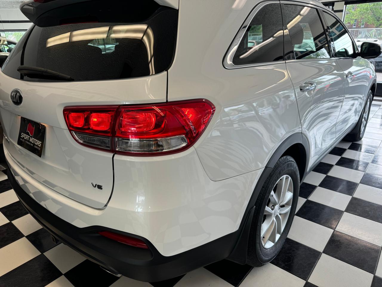 2018 Kia Sorento LX AWD V6 7 Passenger+ApplePlay+BSM+Heated Seats - Photo #40