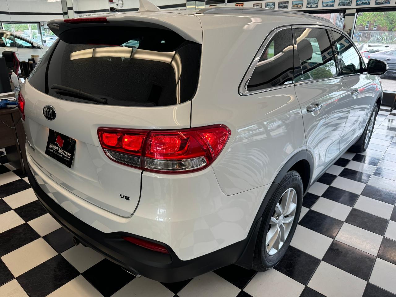 2018 Kia Sorento LX AWD V6 7 Passenger+ApplePlay+BSM+Heated Seats - Photo #6