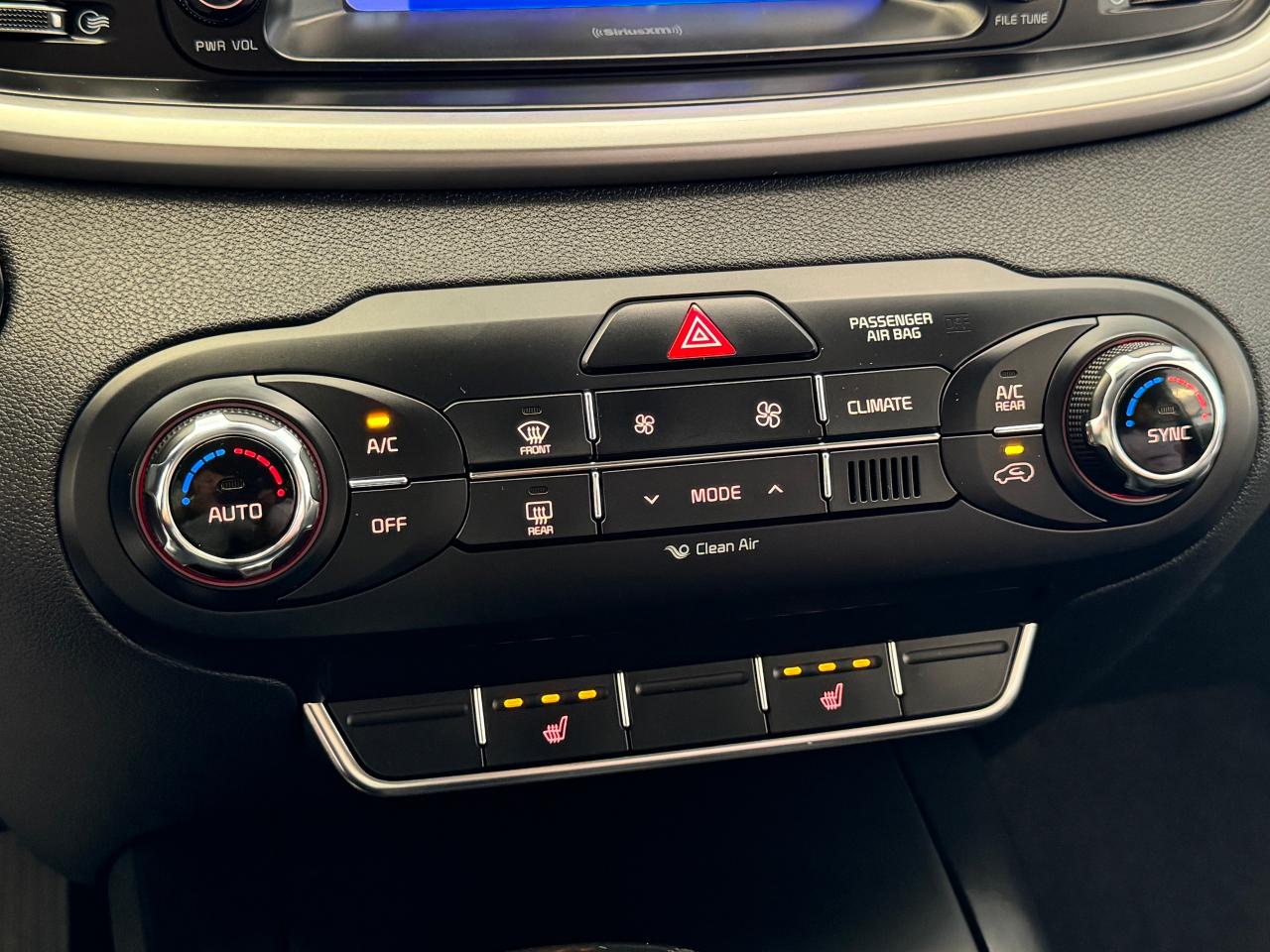 2018 Kia Sorento LX AWD V6 7 Passenger+ApplePlay+BSM+Heated Seats Photo98