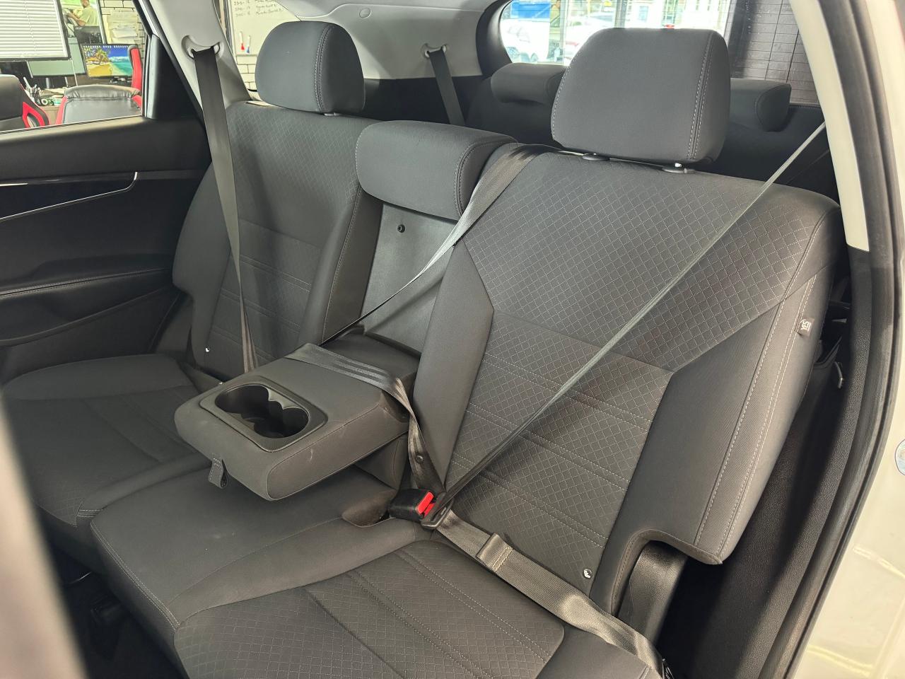2018 Kia Sorento LX AWD V6 7 Passenger+ApplePlay+BSM+Heated Seats - Photo #25