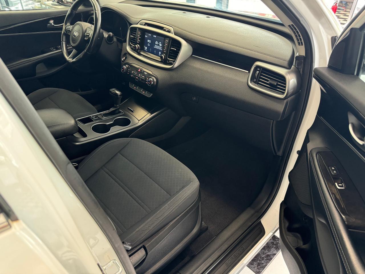 2018 Kia Sorento LX AWD V6 7 Passenger+ApplePlay+BSM+Heated Seats Photo84