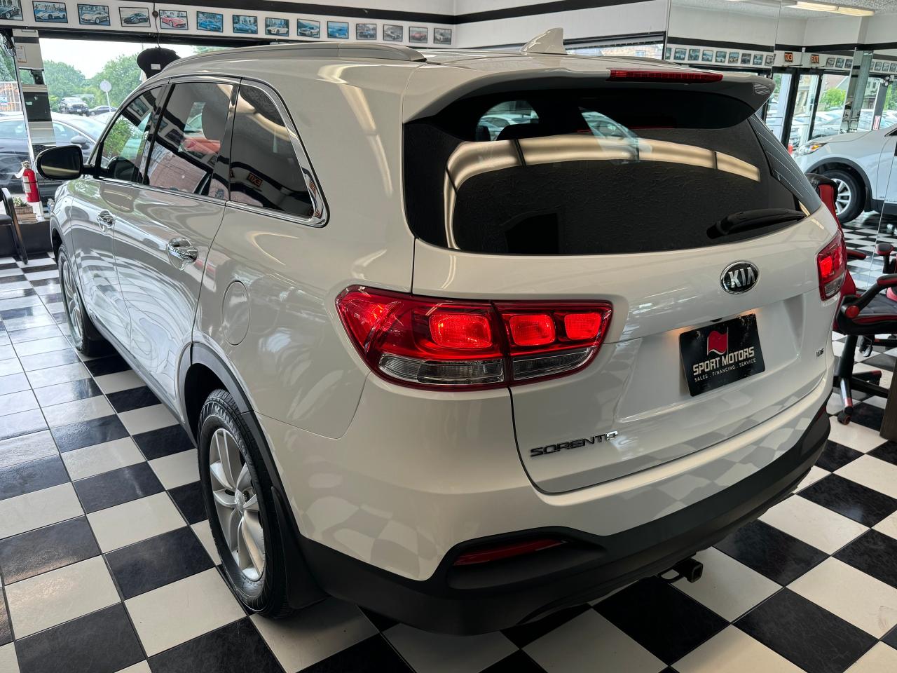 2018 Kia Sorento LX AWD V6 7 Passenger+ApplePlay+BSM+Heated Seats - Photo #4