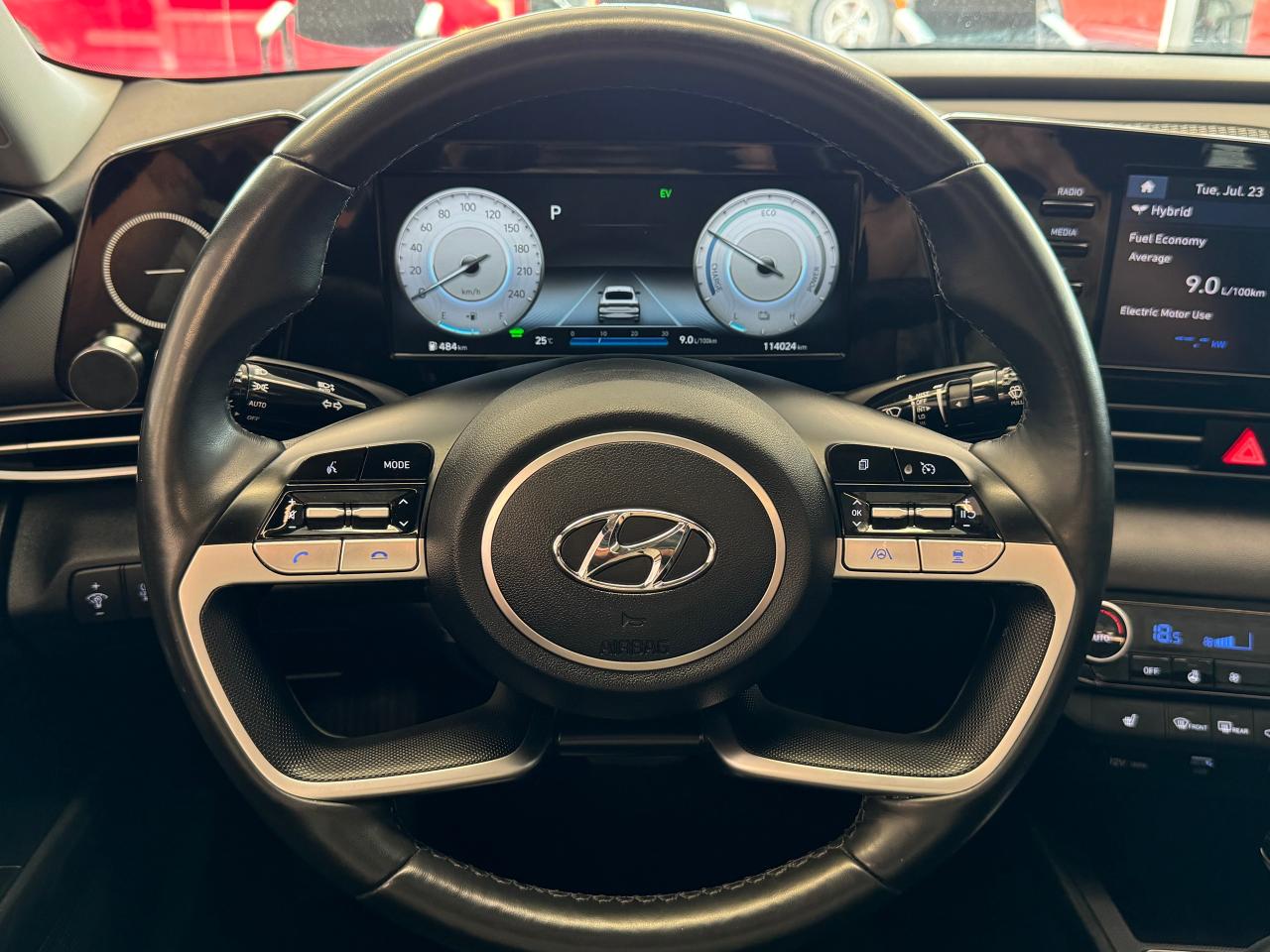 2022 Hyundai Elantra Hybrid ULTIMATE+Roof+Heated Leather+CLEAN CARFAX - Photo #12