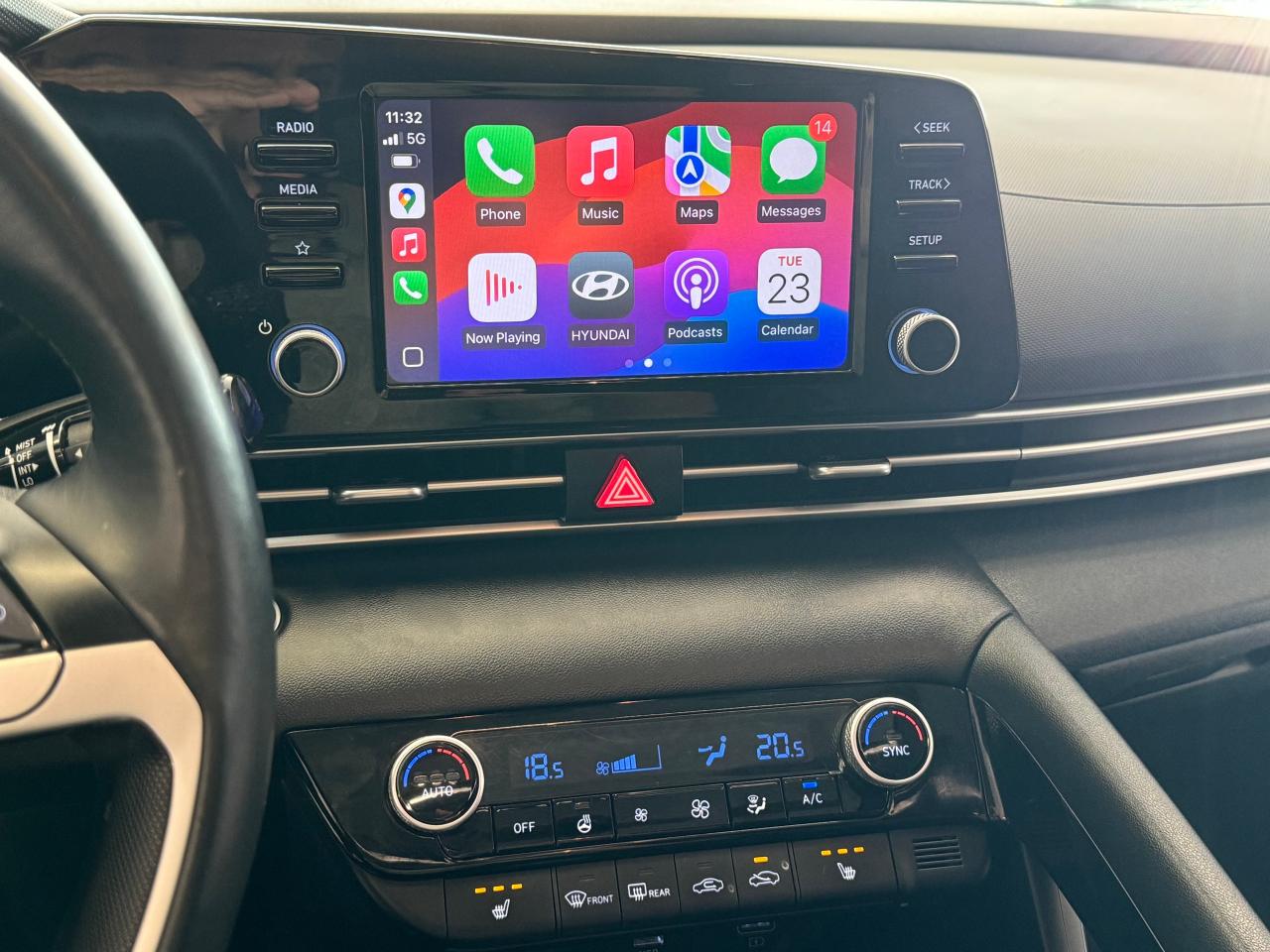 2022 Hyundai Elantra Hybrid ULTIMATE+Roof+Heated Leather+CLEAN CARFAX - Photo #13