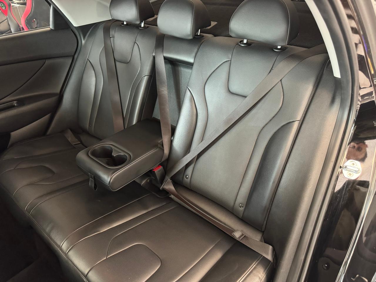 2022 Hyundai Elantra Hybrid ULTIMATE+Roof+Heated Leather+CLEAN CARFAX - Photo #29