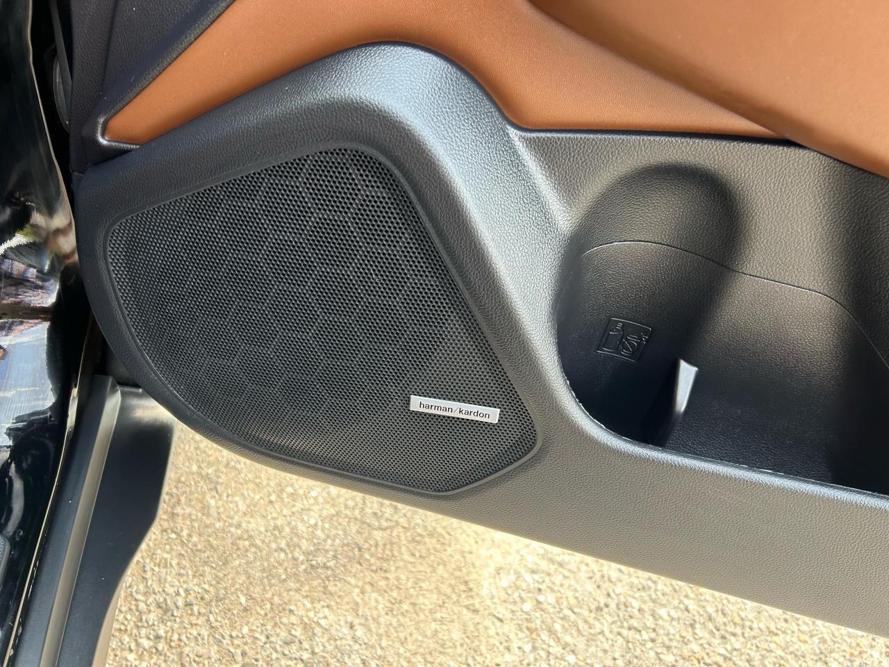 2017 Subaru Outback 3.6R Touring - Photo #19