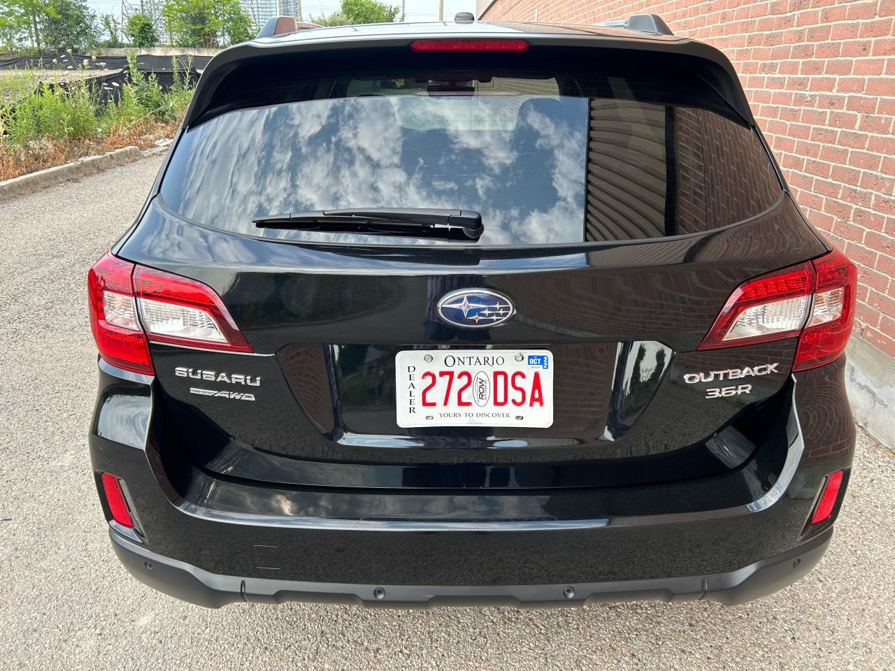 2017 Subaru Outback 3.6R Touring - Photo #6