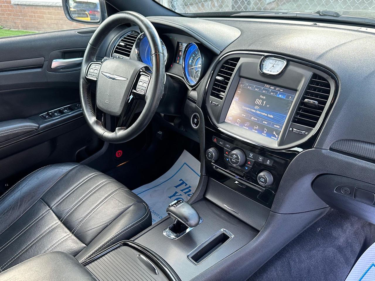 2013 Chrysler 300 300S - Photo #16