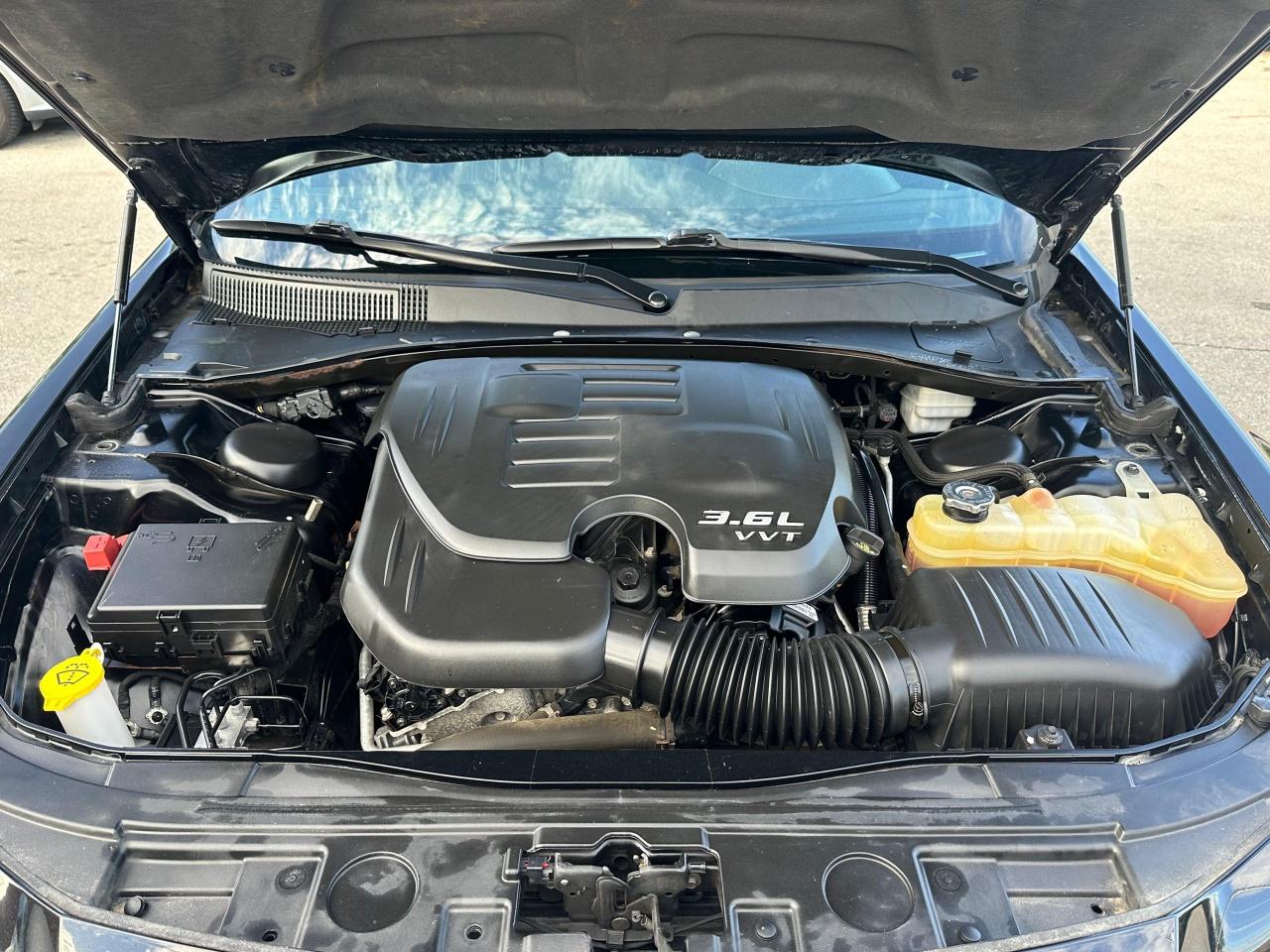 2013 Chrysler 300 300S - Photo #25