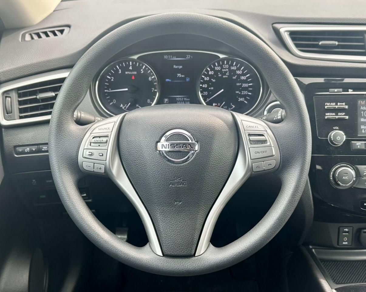 2015 Nissan Rogue SV - Photo #14