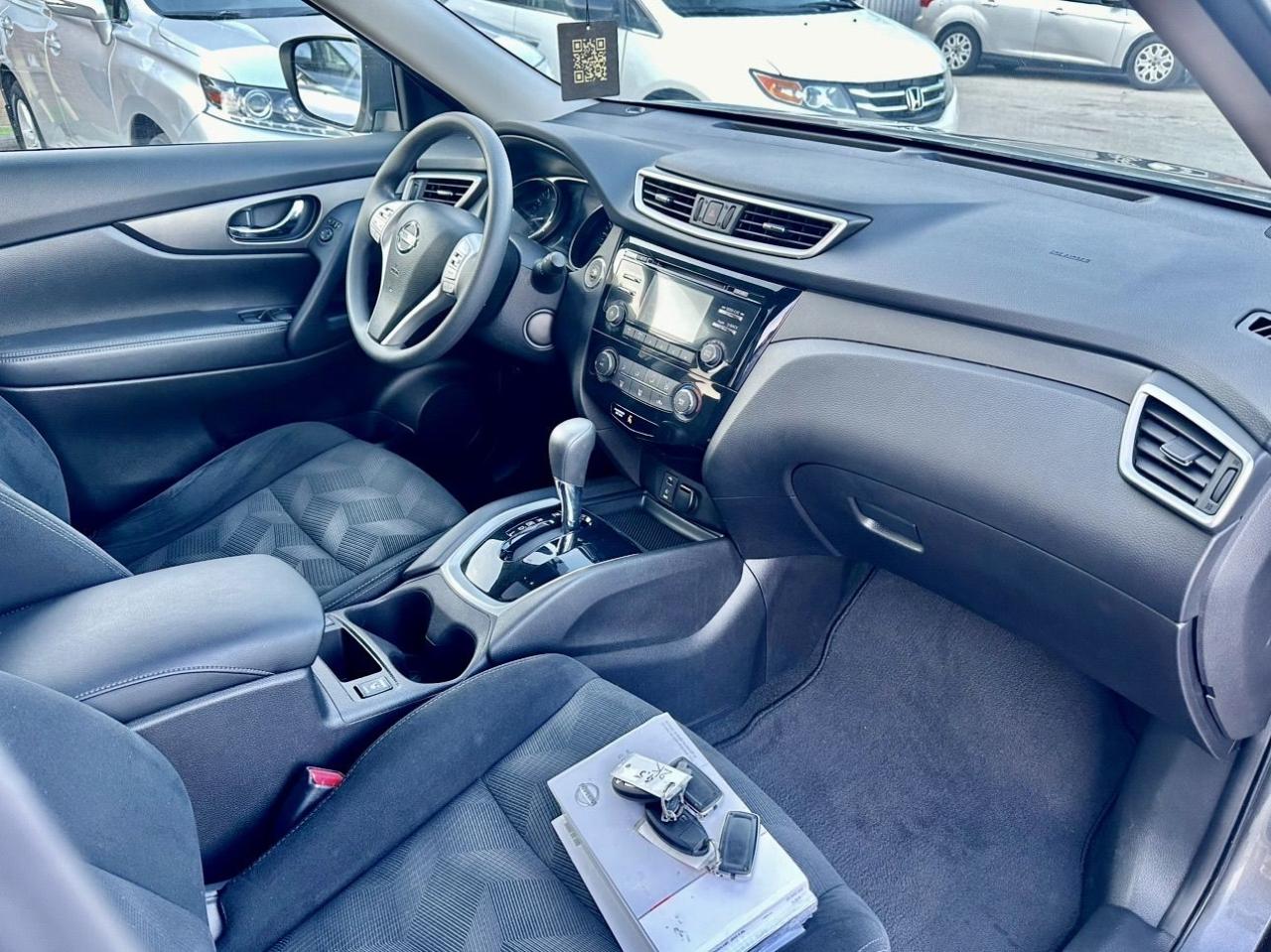 2015 Nissan Rogue SV - Photo #11