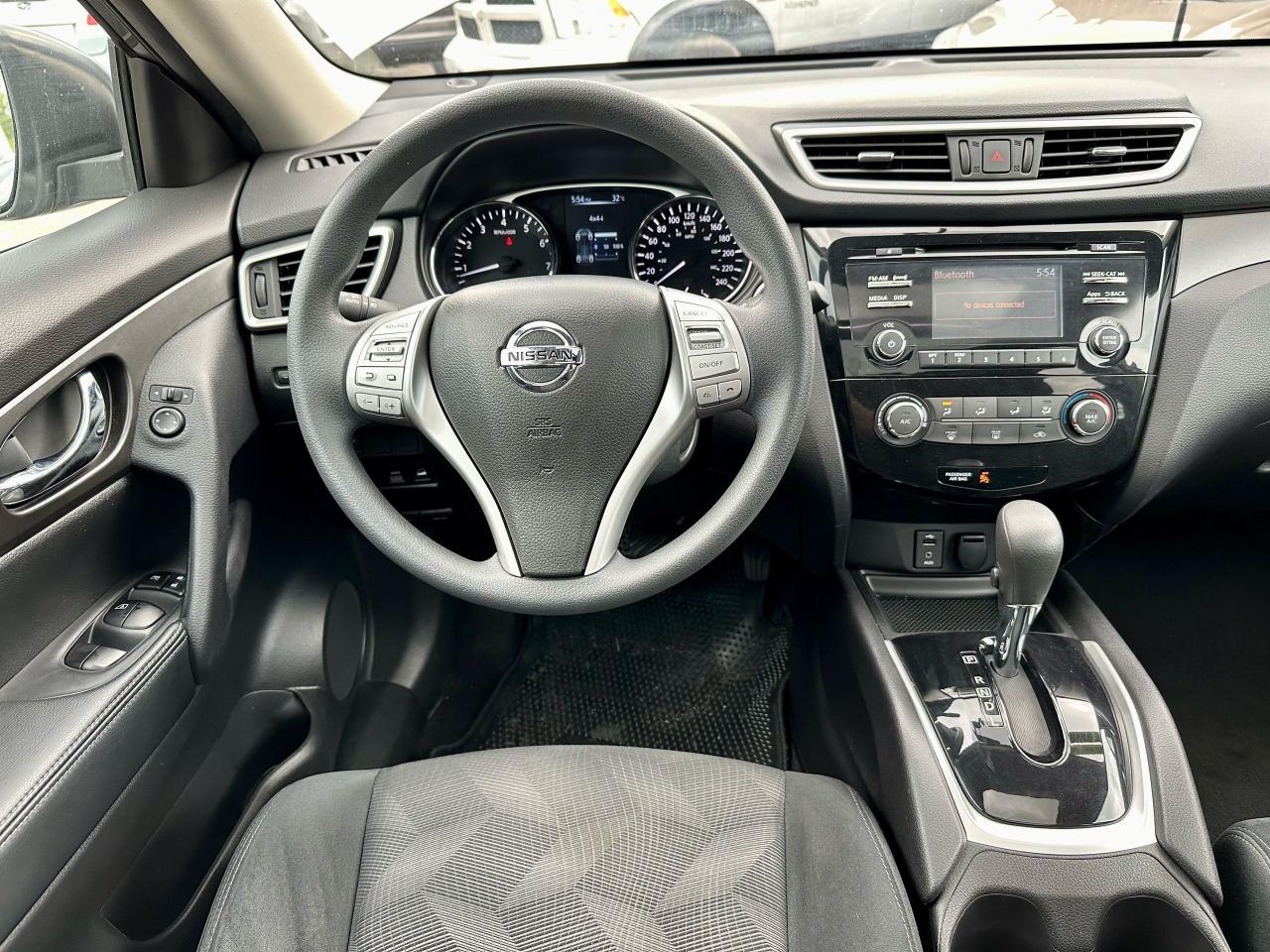 2015 Nissan Rogue SV - Photo #12