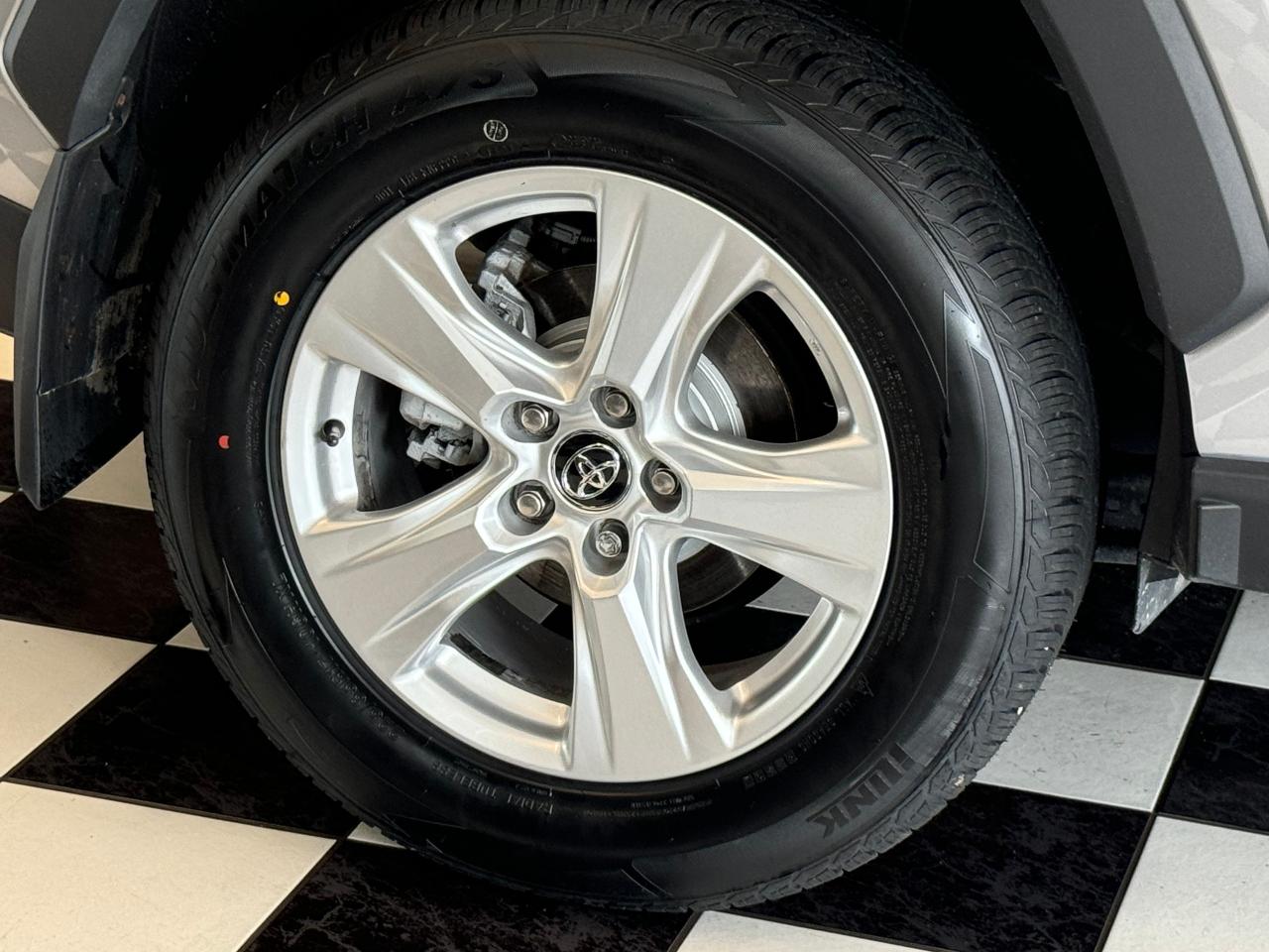 2019 Toyota RAV4 LE AWD+New Tires+Brakes+AdaptiveCruise+CleanCarfax - Photo #57