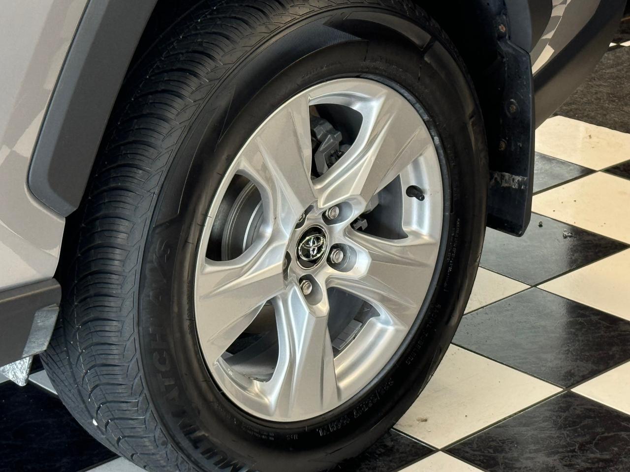 2019 Toyota RAV4 LE AWD+New Tires+Brakes+AdaptiveCruise+CleanCarfax - Photo #56