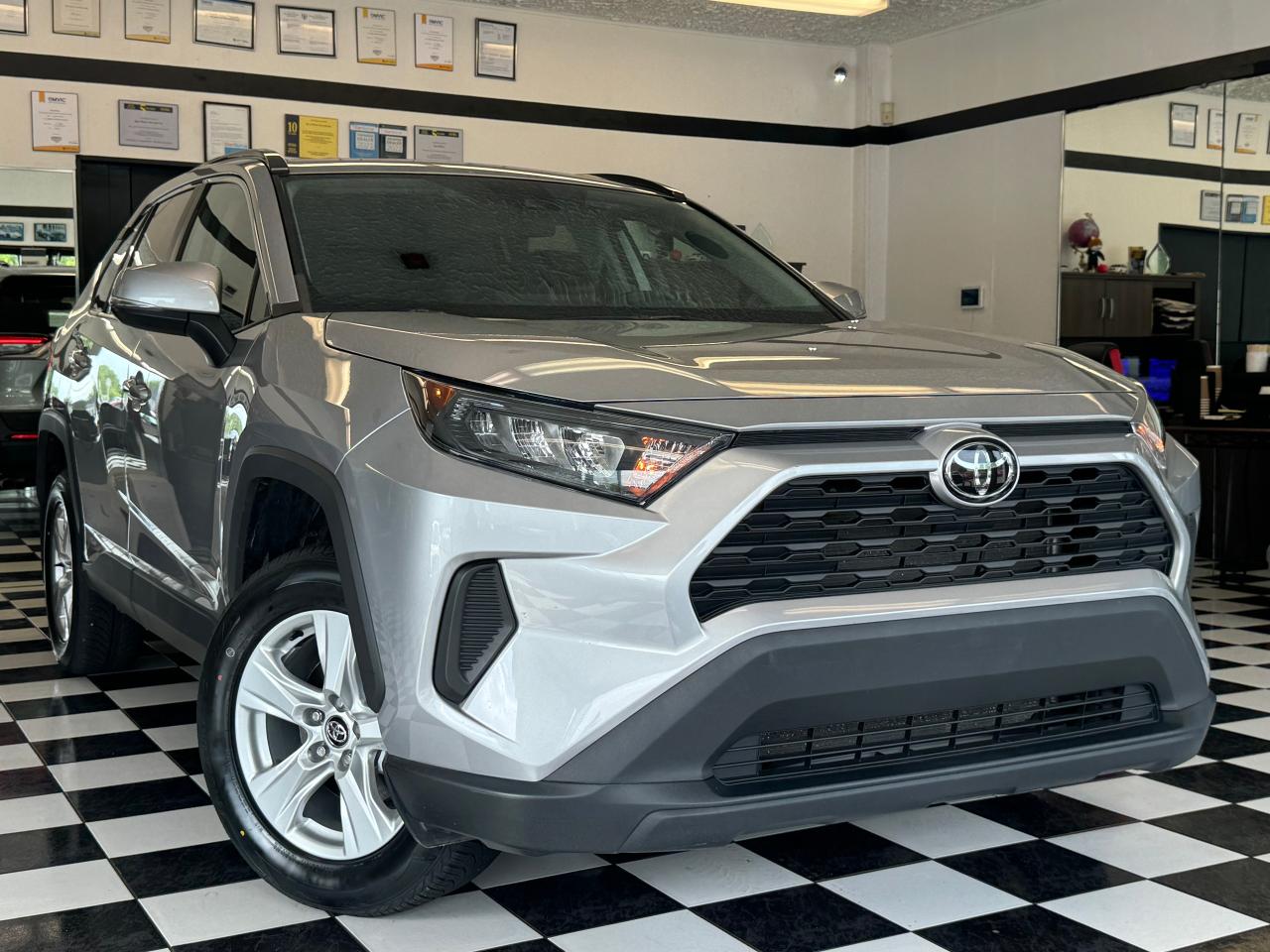 2019 Toyota RAV4 LE AWD+New Tires+Brakes+AdaptiveCruise+CleanCarfax - Photo #16